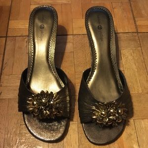 Lindsay Phillips Open-Back Gold Kitten Heel